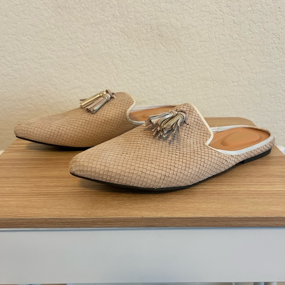 Hush Puppies Sadie Tassel Mule in Eggnog Size 9.5
